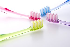 4本の歯ブラシ